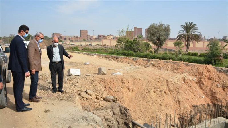 المحافظ خلال الجولة