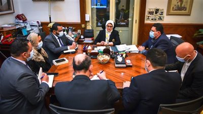 وزيرة الصحة: ربط قاعدة بيانات مبادرات الصحة العامة بمجمع الوثائق المؤمنة والذكية