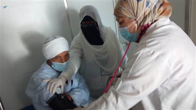 الكشف على 1572 مواطنا فى قافلة طبية بالبحيرة