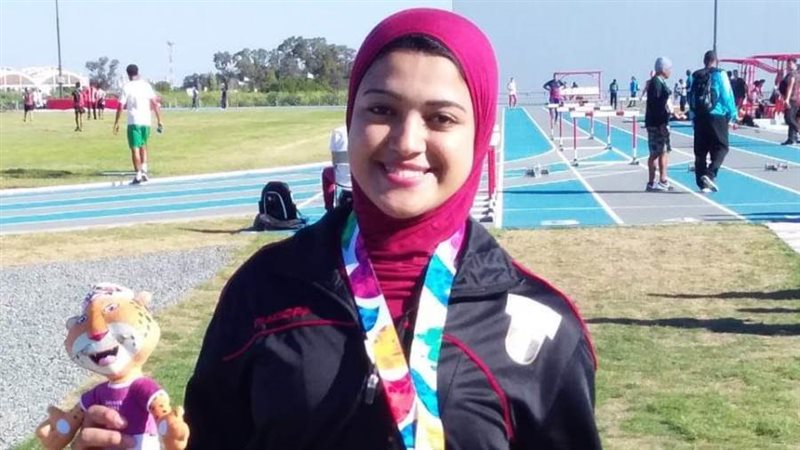 روان أيمن نجمة رمي