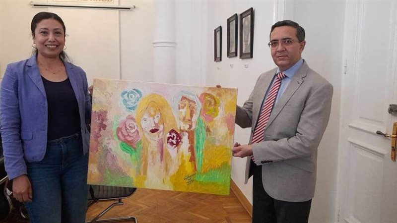 الفنانة التشكيلية