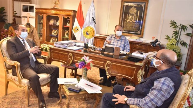 محافظ أسيوط يلتقي