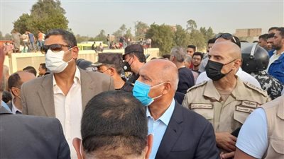 وصول وزير النقل لموقع انقلاب قطار بطوخ