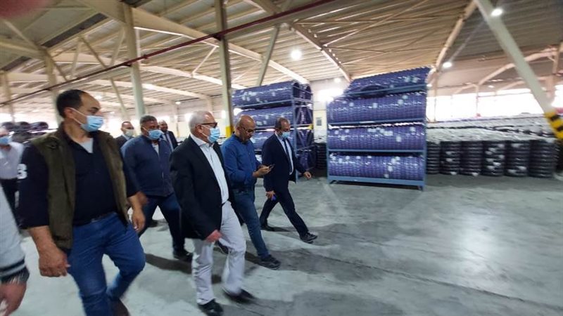 خلال تفقد المصنع