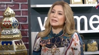 خبيرة إتيكيت: المقابلة الأولى بين العريسين يجب أن تكون خارج المنزل