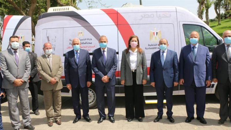 محافظ القاهرة ووزيرى