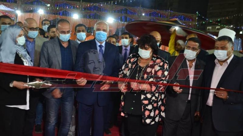 وزيرة الثقافة خلال