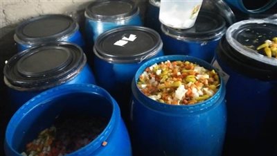 ضبط أكثر من 17 طن عسل مغشوش وأكثر من 8 أطنان مخللات فاسدة