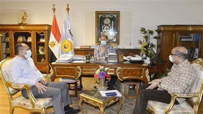 محافظ أسيوط: الاستعانة بفرق مديرية الصحة في حملات التطهير والتعقيم لكل المنشآت