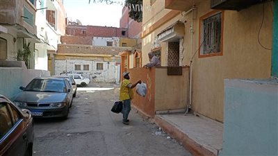 نجاح تجربة جمع القمامة من المساكن بمنطقة الحرفي بالإسماعيلية