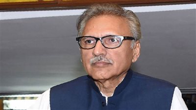 الرئيس الباكستاني يرحب بإعلان بايدن سحب القوات الأمريكية من أفغانستان