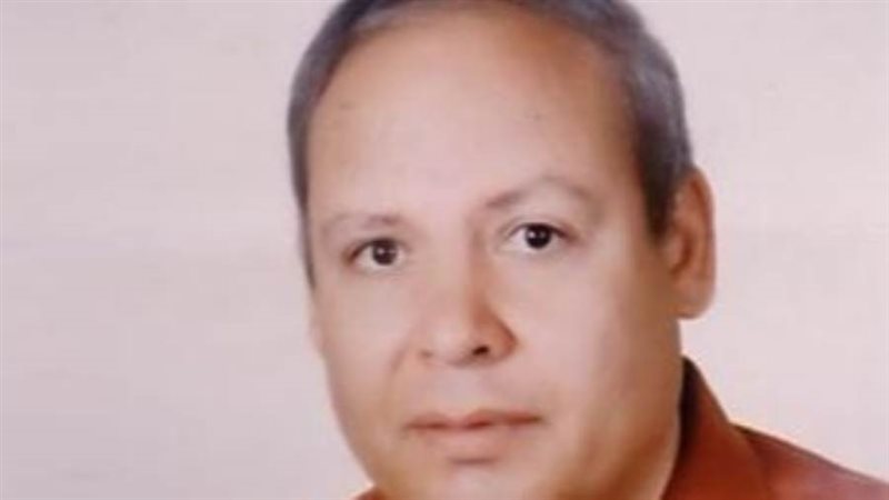 الناقد الراحل محمود