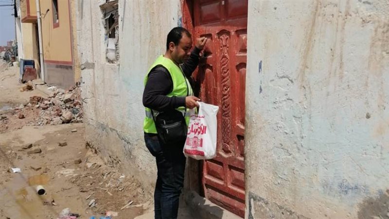 توزيع اللحوم على