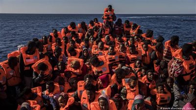 الدولية للهجرة: غرق قارب قبالة سواحل ليبيا يودي بحياة 130 شخصاً