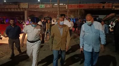 محافظ القليوبية يقود حملة ليلية لإزالة الإشغالات أسفل الدائري بقليوب