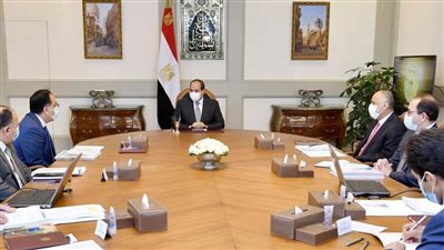 موجز الرابعة| الرئيس السيسي يتابع مؤشرات الأداء الاقتصادي والمالي.. والحكومة تنفي شائعة 