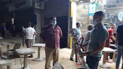 تكثيف الحملات على المقاهي بحي غرب سوهاج