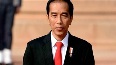 الرئيس الإندونيسي يتعهد بمواصلة عمليات البحث عن طاقم الغواصة الغارقة