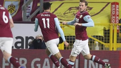 بيرنلي يحقق انتصارا كبيرا على ولفرهامبتون 4-0 في الدوري الإنجليزي