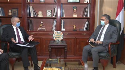 وزير السياحة والآثار يستقبل سفير روسيا