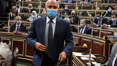 عاجل.. وزير النقل يرد أمام 