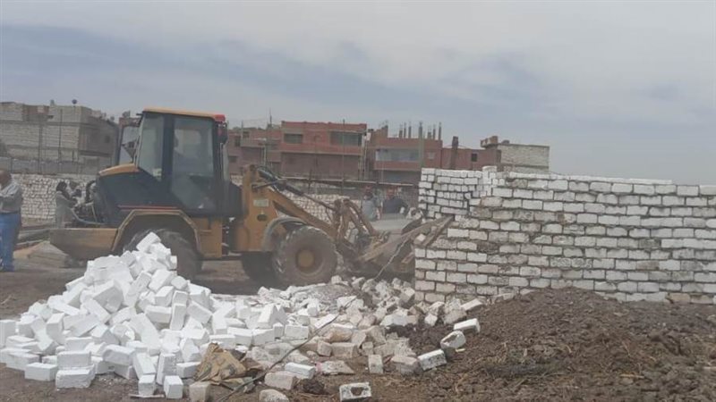 حملات مستمرة لإزالة