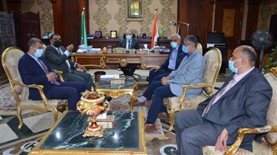 محافظ المنيا يقرر تشكيل لجنة مشتركة مع الشركة المصرية للإتصالات للتوافق في عدد من الملفات