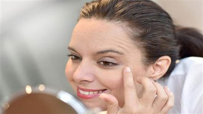 اعرف سبب ظهور التجاعيد في سن العشرين 