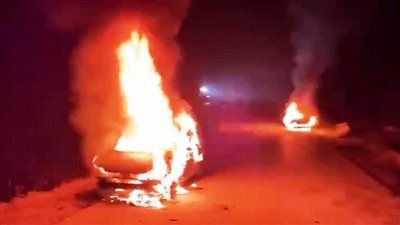 مستوطنون يحرقون 3 سيارات للفلسطينيين ويخطون شعارات عنصرية شمال غرب القدس