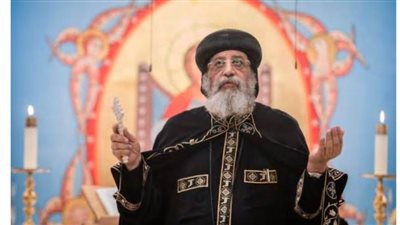 البابا تواضروس يصلي قداس 