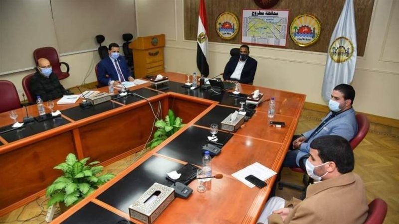 اجتماع محافظ مطروح