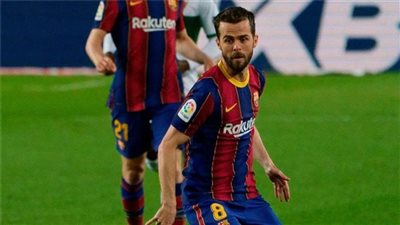 رونالد كومان يُعلن قائمة برشلونة لمواجهة غرناطة