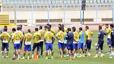  إيهاب جلال يتدخل لصرف مستحقات لاعبى الإسماعيلي ويصعد فرج للفريق الأول