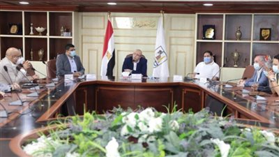 محافظ بني سويف يعقد اجتماعا مع مسئولي الصحة لوضع خطة للتعامل مع كورونا