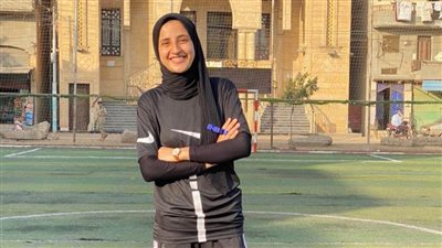 همسات صديق.. لاعبة ومحكمة أثبتت أن مكانها ليس 