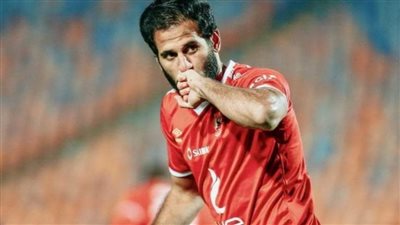 والد مروان محسن ينتقد محمد شريف ويطالب بمشاركة نجله أساسيًا