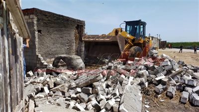 إزالة تعديات على الأراضي الزراعية بكفر الشيخ