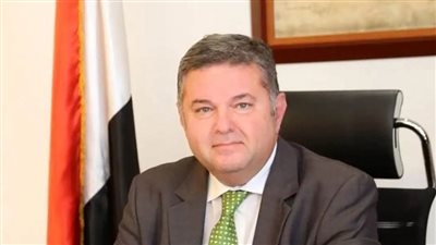 وزير قطاع الأعمال: حريصون على تنمية مهارات وقدرات العاملين