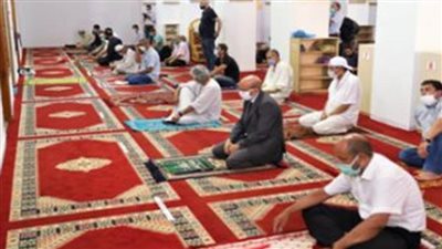 السعودية تغلق 18 مسجدا بسبب 