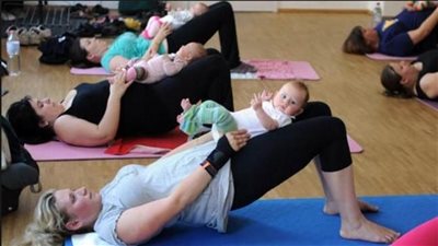 جراح تجميل يكشف عواقب شد البطن بعد الولادة