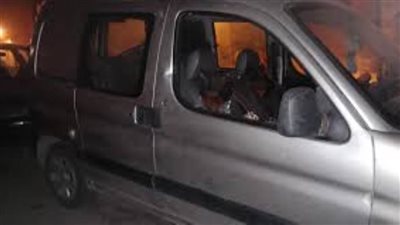 صاحب مقهى يهشم سيارة سيدة ركنت أمامه بالقاهرة