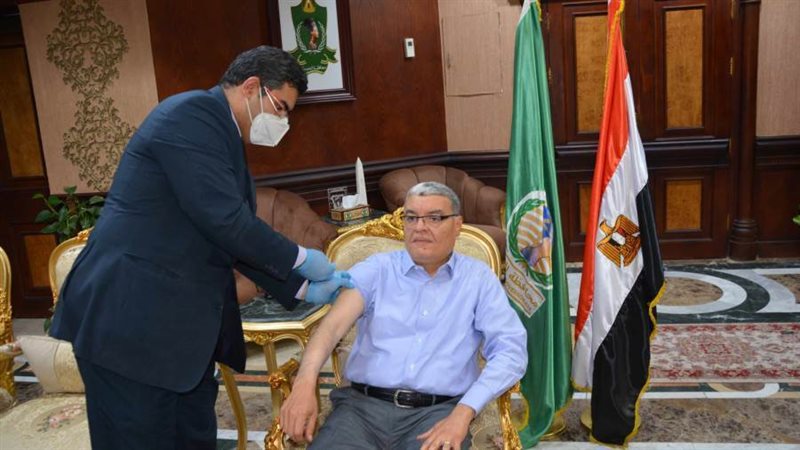 محافظ المنيا يتلقى