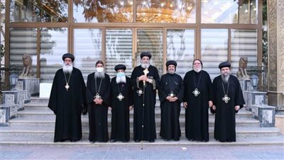 أساقفة الكنيسة يهنئون البابا تواضروس بعيد القيامة