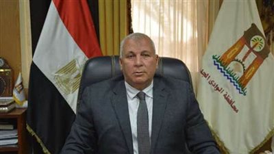 محافظ الوادي الجديد: غدا .. زيادة أسطوانات الأكسجين بمستشفى الفرافرة لتصل 50