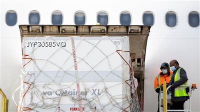 جنوب إفريقيا تتلقى الشحنة الأولى من لقاح 