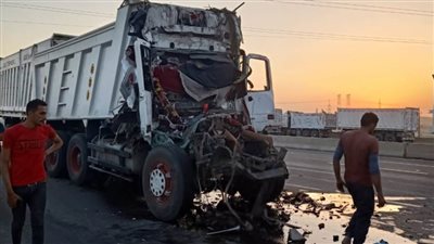 مصرع شخص وإصابة آخر في حادث تصادم سيارتي نقل بالسويس