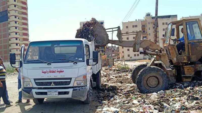 رفع القمامة ونقلها