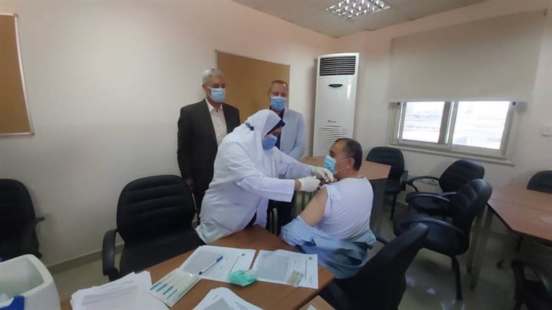 تطعيم العاملين