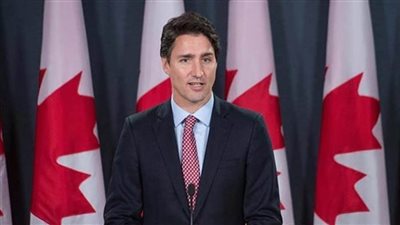 رئيس الوزراء الكندي يطالب مواطنيه بالتطعيم بأي لقاح متاح في البلاد