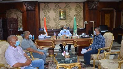 بحث إجراءات إنشاء مكاتب للبريد بمجمعات الخدمات بالقرى المدرجة بحياة كريمة بالمنيا